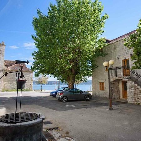 Suncica Apartments Kaštela Екстериор снимка