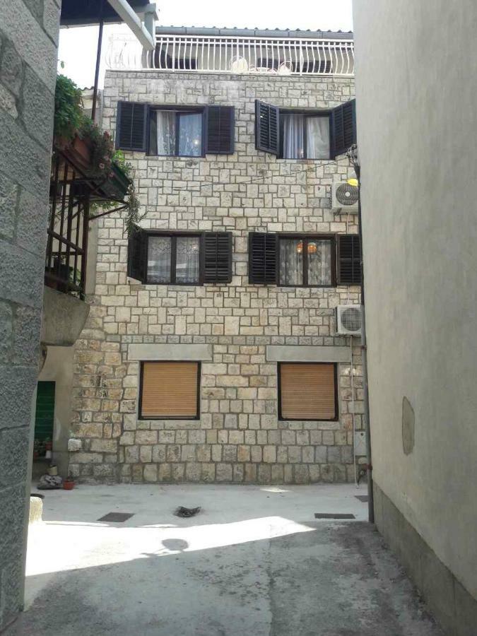 Suncica Apartments Kaštela Екстериор снимка